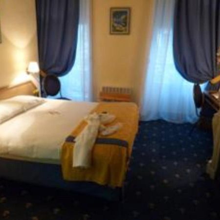 Hotel Foch Lyon Ruang foto