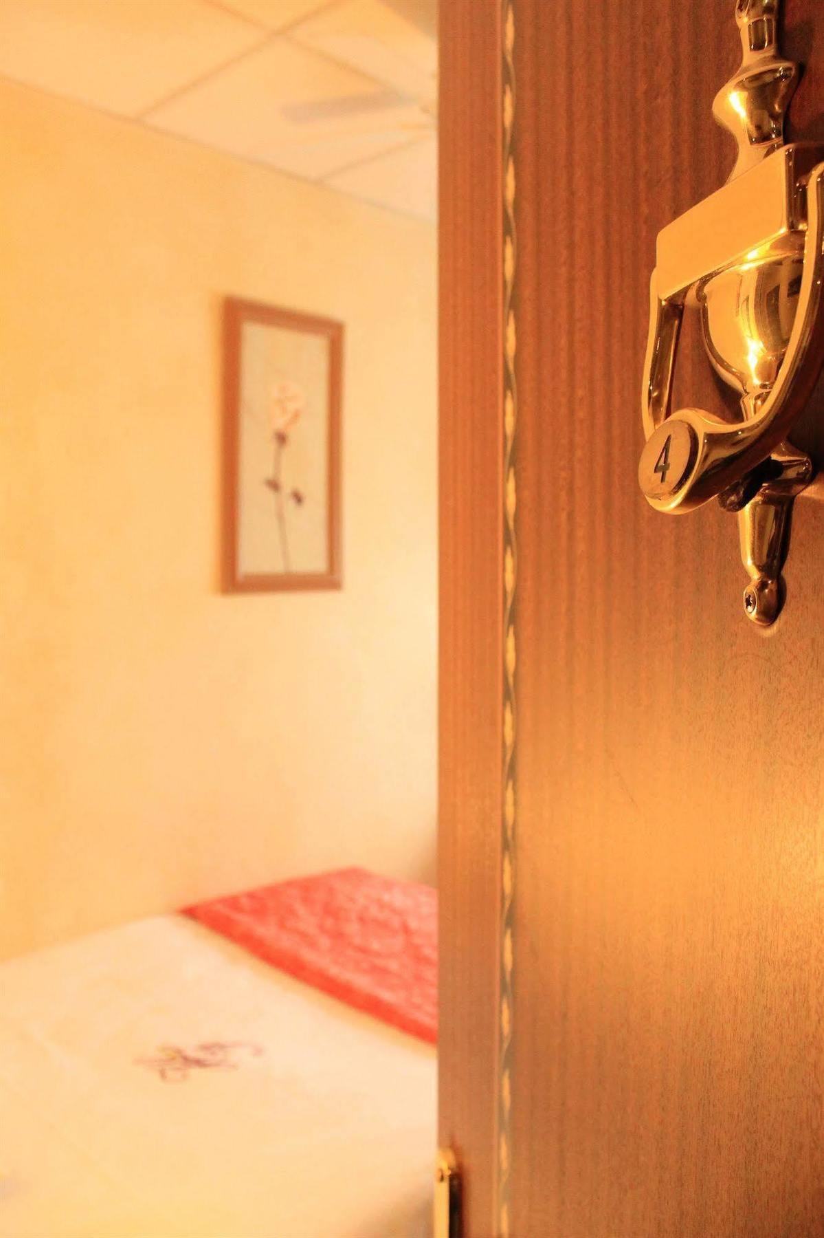 Hotel Foch Lyon Bagian luar foto