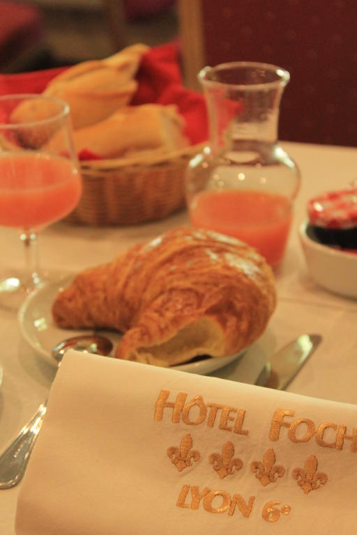 Hotel Foch Lyon Bagian luar foto
