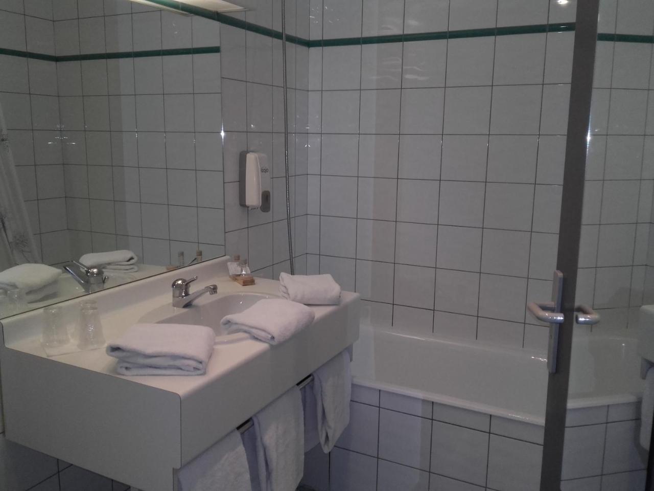 Hotel Foch Lyon Bagian luar foto