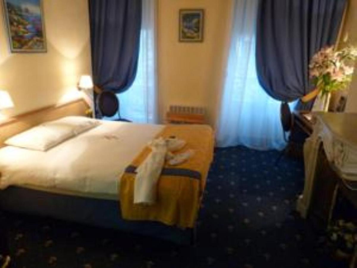 Hotel Foch Lyon Ruang foto